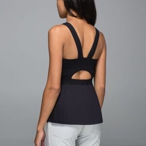 Lululemon City Tank
Black 4 or xs
